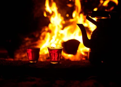 Sternenbeobachtung in der Wüste im Jeep mit Abendessen